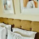 Red House Family Guest house *
