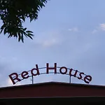Guest house Red House Family