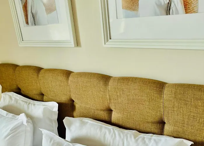 Red House Family 招待所 *