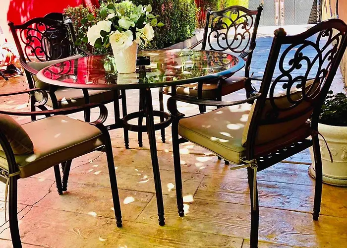 Red House Family 招待所 拉夫达