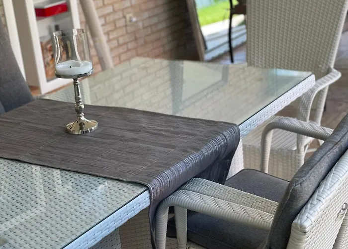 Red House Family 招待所