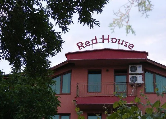 Red House Family 拉夫达