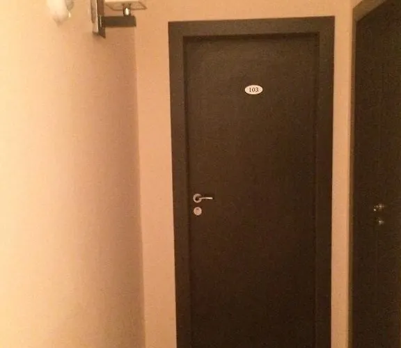 Red House Family 招待所