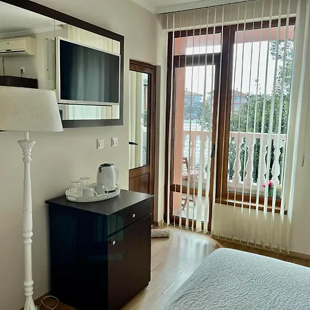 Guest house Red House Family Ravda