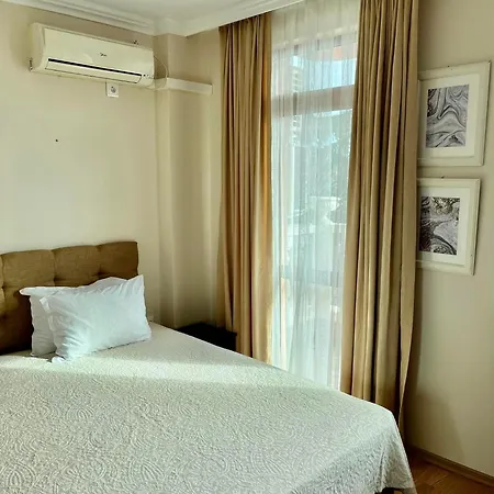 Red House Family * Ravda