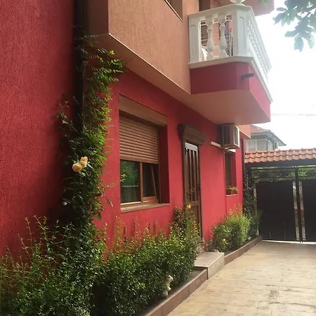 Guest house Red House Family Ravda