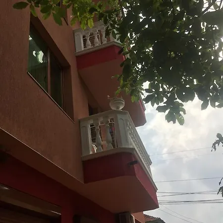 Guest house Red House Family