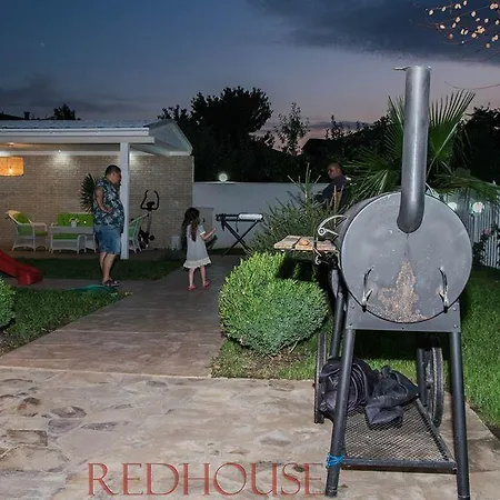 Guest house Red House Family Ravda