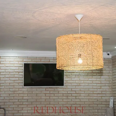 בית הארחה Red House Family רבדה
