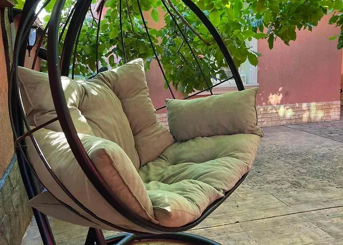 Red House Family * Ravda