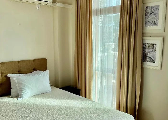 Red House Family * Ravda