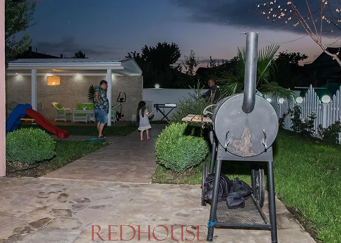 Pensión Red House Family Ravda