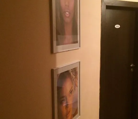 Red House Family Pensión Ravda